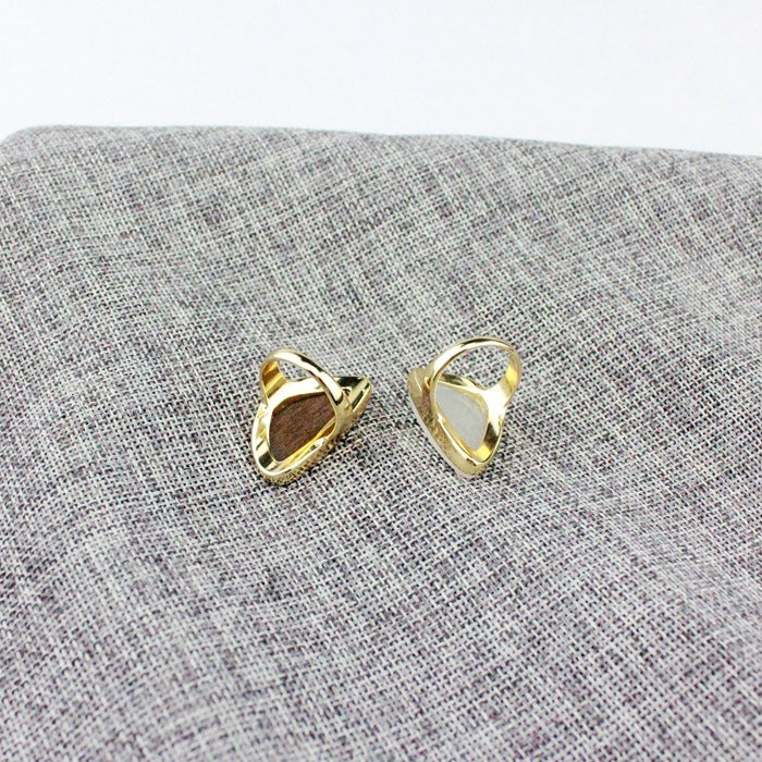 Wood Accent Fashion Ring — Modern Natural Style