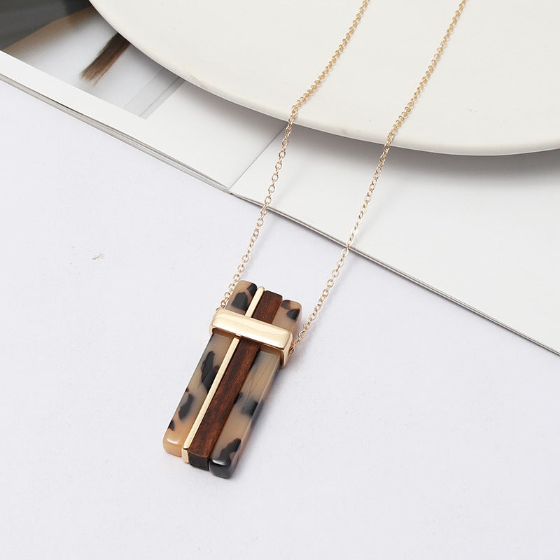 Alloy & Wood Long Texture Necklace – Simple Elegant Design