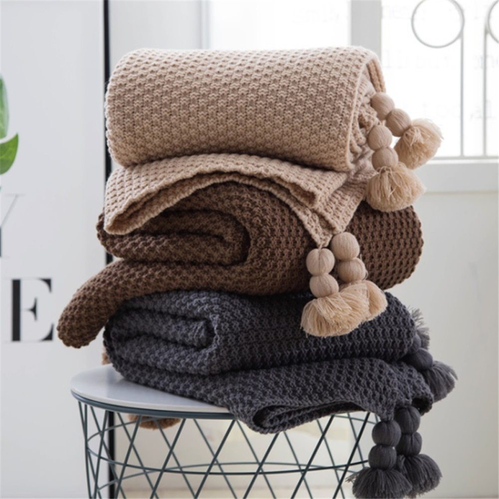 Nordic Fringed Knit Ball Blanket – Soft Throw / Shawl