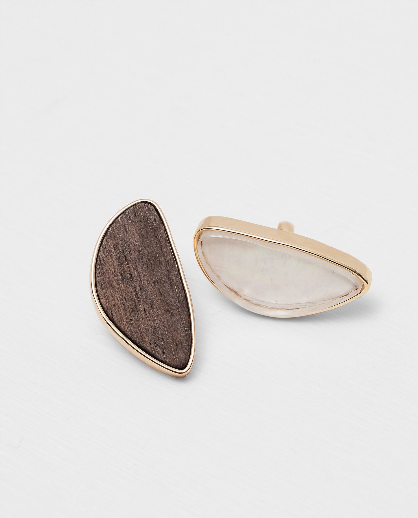 Wood Accent Fashion Ring — Modern Natural Style